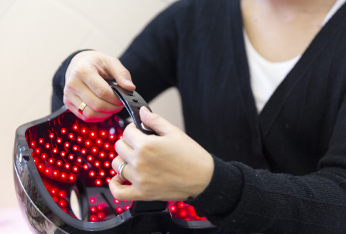 618美容儀賽道因?yàn)樗{(lán)光危害掀起風(fēng)波(圖1)