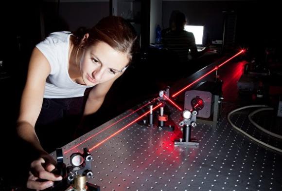 納米激光器介紹(圖1) 納米激光器介紹(圖1)