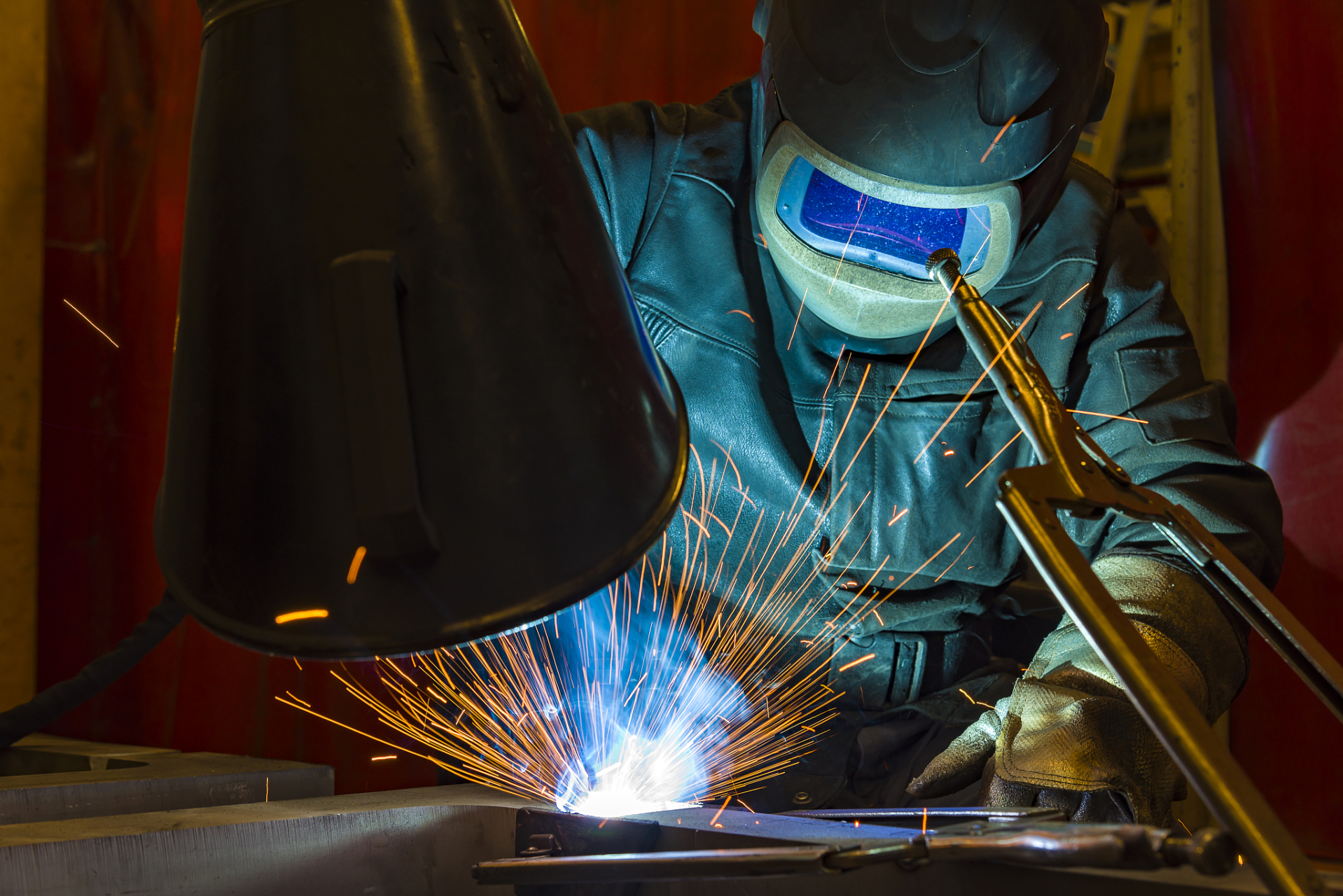 激光熱處理系統(tǒng)工作原理(圖1)