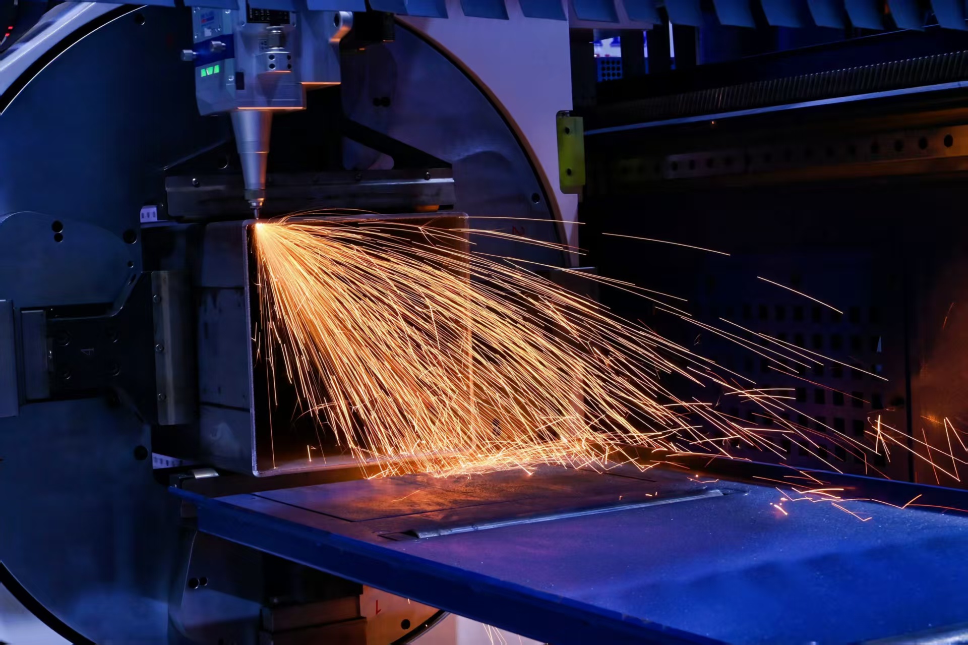 激光切割機(jī)功率與板厚對照表及行業(yè)發(fā)展趨勢分析(圖1) 激光切割機(jī)功率與板厚對照表及行業(yè)發(fā)展趨勢分析(圖1)